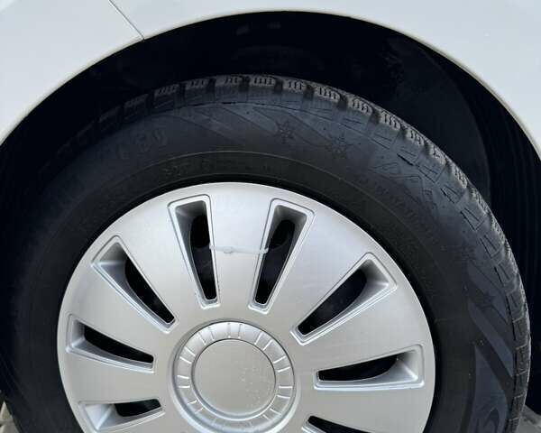 Кіа Піканто 2014 у Южне (Південне) на Automoto.ua Білий Кіа Піканто, об'ємом двигуна 1.2 л та пробігом 92 тис. км за 8300 $, фото 9 на Automoto.ua