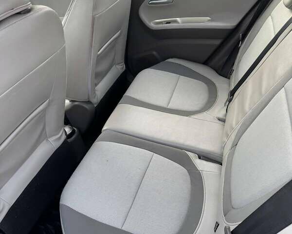 Кіа Піканто 2014 у Южне (Південне) на Automoto.ua Білий Кіа Піканто, об'ємом двигуна 1.2 л та пробігом 92 тис. км за 8300 $, фото 18 на Automoto.ua