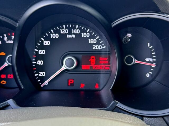 Кіа Піканто 2014 у Одесі на Automoto.ua Білий Кіа Піканто, об'ємом двигуна 1.2 л та пробігом 92 тис. км за 8300 $, фото 9 на Automoto.ua