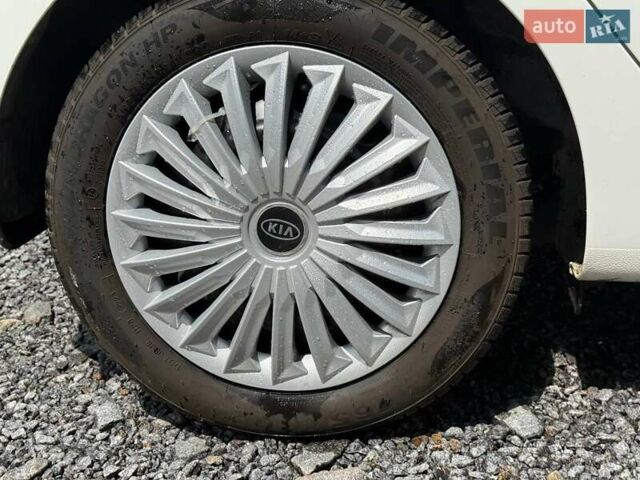 Білий Кіа Піканто, об'ємом двигуна 1 л та пробігом 161 тис. км за 6900 $, фото 11 на Automoto.ua
