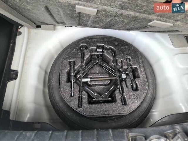 Белый Киа Пиканто, объемом двигателя 1 л и пробегом 46 тыс. км за 13000 $, фото 8 на Automoto.ua