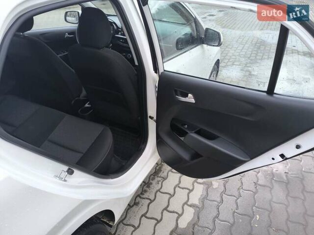 Белый Киа Пиканто, объемом двигателя 1 л и пробегом 46 тыс. км за 13000 $, фото 9 на Automoto.ua