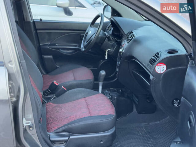 Бежевий Кіа Піканто, об'ємом двигуна 1.1 л та пробігом 158 тис. км за 6390 $, фото 29 на Automoto.ua