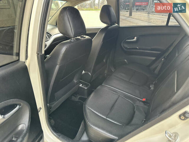 Бежевый Киа Пиканто, объемом двигателя 1 л и пробегом 172 тыс. км за 7300 $, фото 31 на Automoto.ua