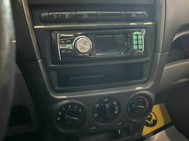 Черный Киа Пиканто, объемом двигателя 1.1 л и пробегом 202 тыс. км за 4500 $, фото 12 на Automoto.ua