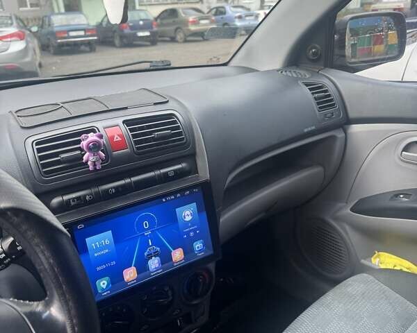 Чорний Кіа Піканто, об'ємом двигуна 1.09 л та пробігом 215 тис. км за 3850 $, фото 6 на Automoto.ua