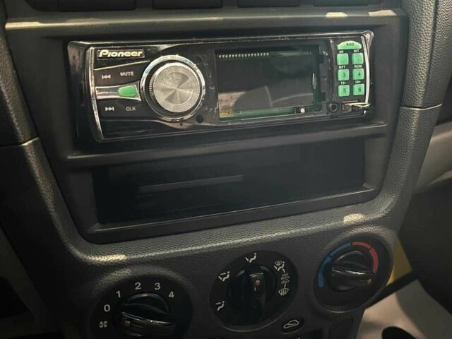 Черный Киа Пиканто, объемом двигателя 1.1 л и пробегом 202 тыс. км за 4500 $, фото 13 на Automoto.ua