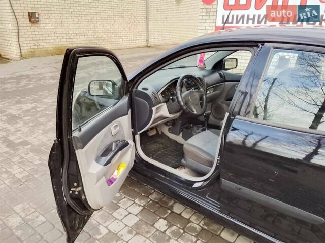 Чорний Кіа Піканто, об'ємом двигуна 1.09 л та пробігом 285 тис. км за 5300 $, фото 3 на Automoto.ua