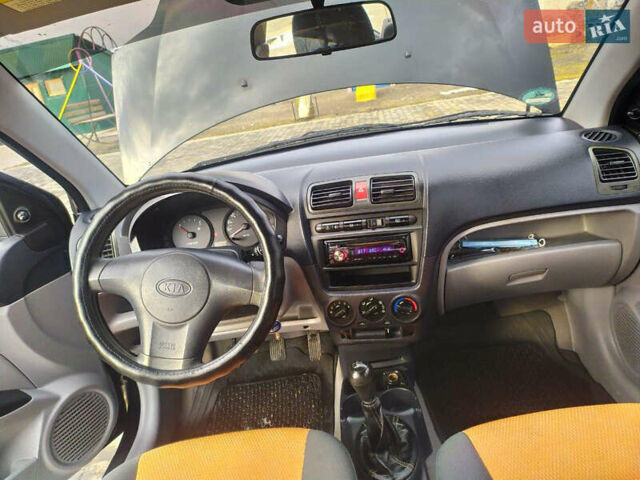 Чорний Кіа Піканто, об'ємом двигуна 1 л та пробігом 210 тис. км за 2886 $, фото 2 на Automoto.ua