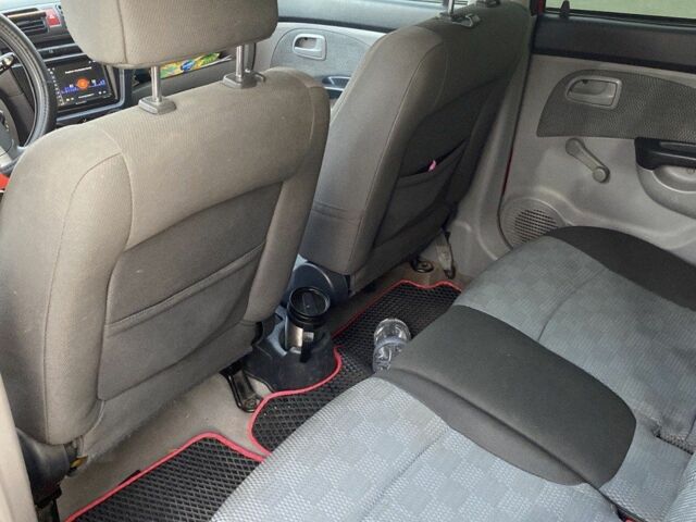 Червоний Кіа Піканто, об'ємом двигуна 1.1 л та пробігом 187 тис. км за 4200 $, фото 5 на Automoto.ua