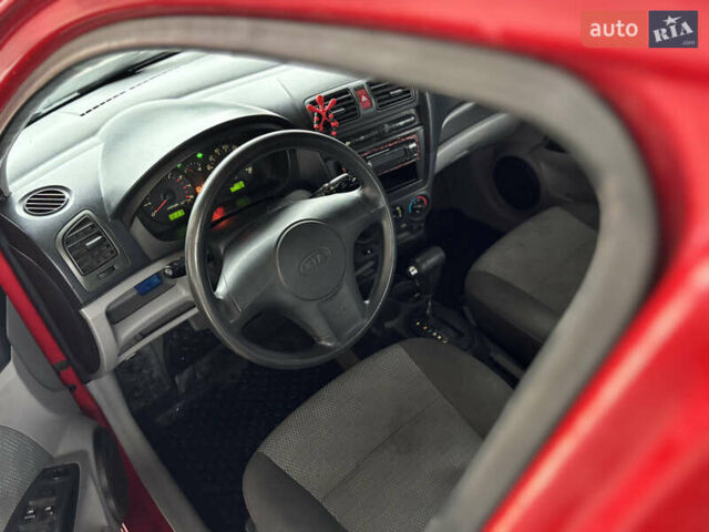 Красный Киа Пиканто, объемом двигателя 1.1 л и пробегом 181 тыс. км за 3800 $, фото 16 на Automoto.ua