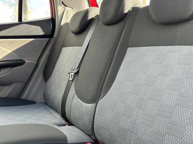 Красный Киа Пиканто, объемом двигателя 1.1 л и пробегом 188 тыс. км за 3700 $, фото 21 на Automoto.ua