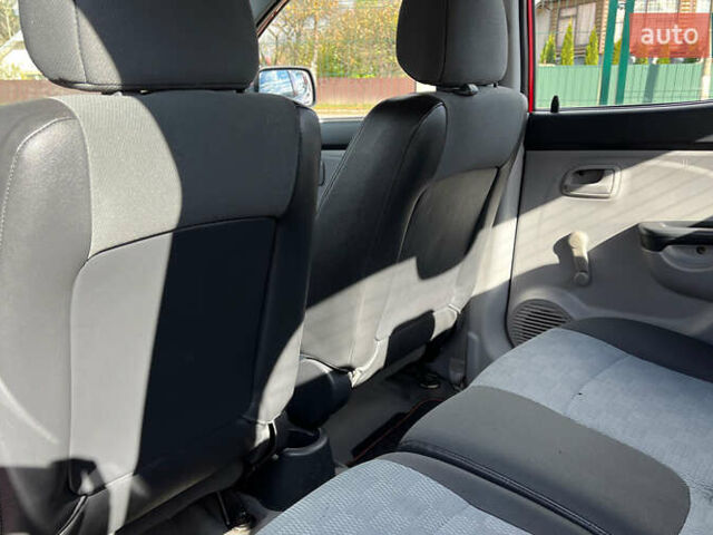 Красный Киа Пиканто, объемом двигателя 1.12 л и пробегом 188 тыс. км за 3700 $, фото 20 на Automoto.ua