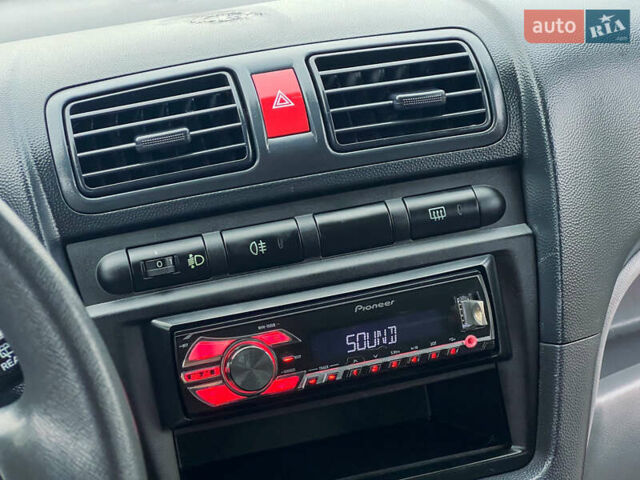 Красный Киа Пиканто, объемом двигателя 1.1 л и пробегом 138 тыс. км за 4333 $, фото 14 на Automoto.ua