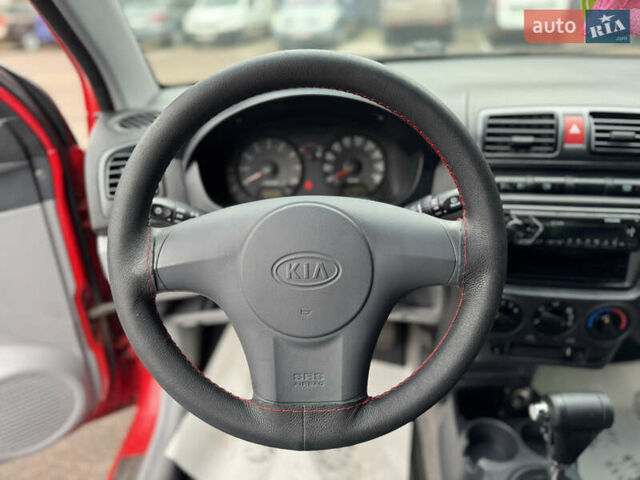 Красный Киа Пиканто, объемом двигателя 1.09 л и пробегом 173 тыс. км за 4650 $, фото 5 на Automoto.ua