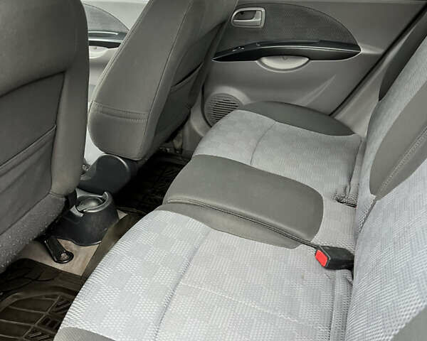 Красный Киа Пиканто, объемом двигателя 1.1 л и пробегом 119 тыс. км за 4999 $, фото 12 на Automoto.ua