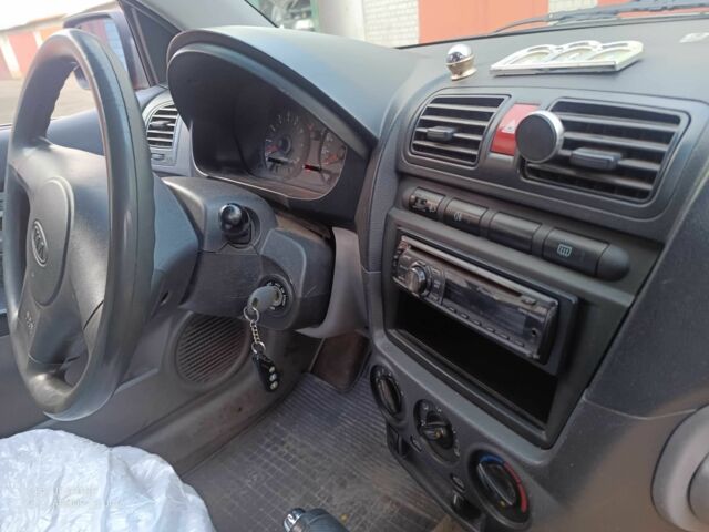 Киа Пиканто 2007 в Киеве на Automoto.ua Красный Киа Пиканто, объемом двигателя 1.1 л и пробегом 189 тыс. км за 3500 $, фото 4 на Automoto.ua