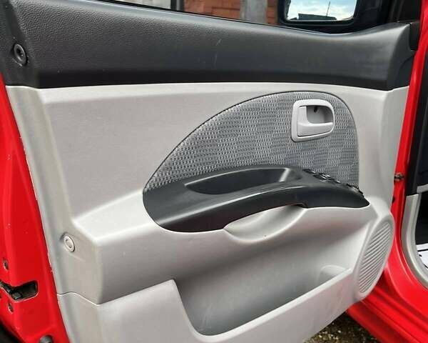 Червоний Кіа Піканто, об'ємом двигуна 1.09 л та пробігом 103 тис. км за 5400 $, фото 5 на Automoto.ua