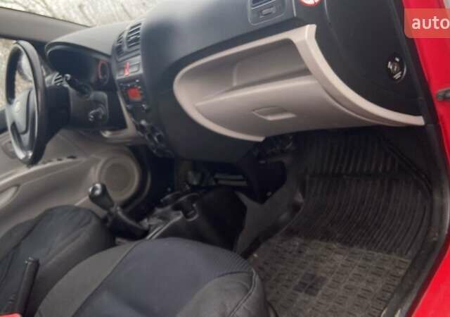 Красный Киа Пиканто, объемом двигателя 1.09 л и пробегом 130 тыс. км за 3800 $, фото 6 на Automoto.ua