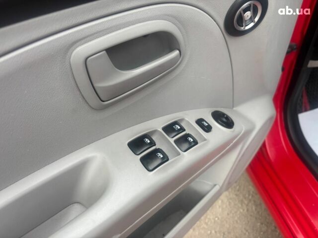 Червоний Кіа Піканто, об'ємом двигуна 1.1 л та пробігом 135 тис. км за 6390 $, фото 17 на Automoto.ua