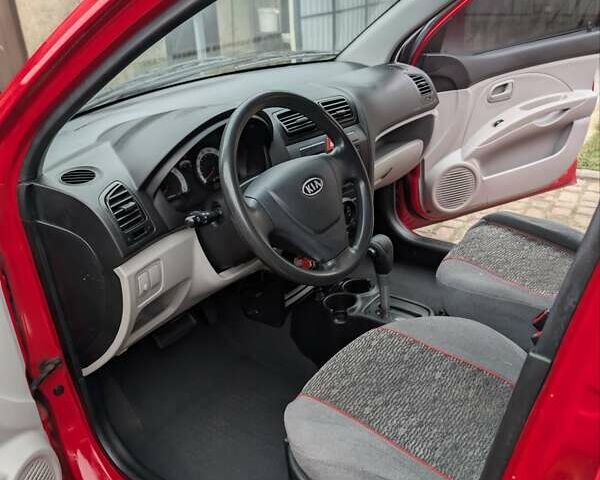 Красный Киа Пиканто, объемом двигателя 1.1 л и пробегом 200 тыс. км за 4500 $, фото 7 на Automoto.ua