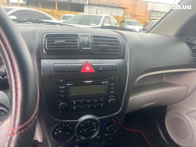 Червоний Кіа Піканто, об'ємом двигуна 1.1 л та пробігом 135 тис. км за 6390 $, фото 18 на Automoto.ua