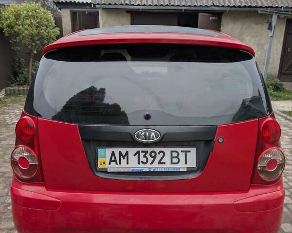 Красный Киа Пиканто, объемом двигателя 1.1 л и пробегом 200 тыс. км за 4500 $, фото 2 на Automoto.ua
