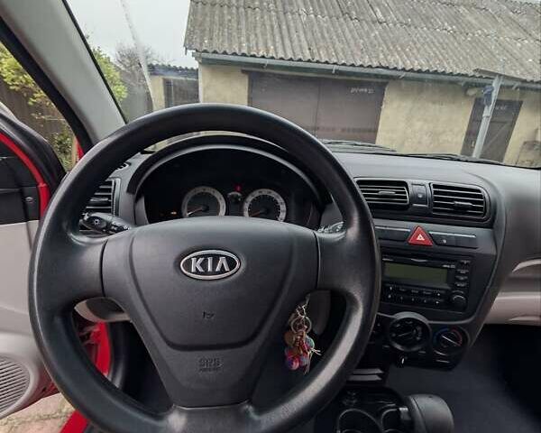 Красный Киа Пиканто, объемом двигателя 1.1 л и пробегом 200 тыс. км за 4500 $, фото 6 на Automoto.ua