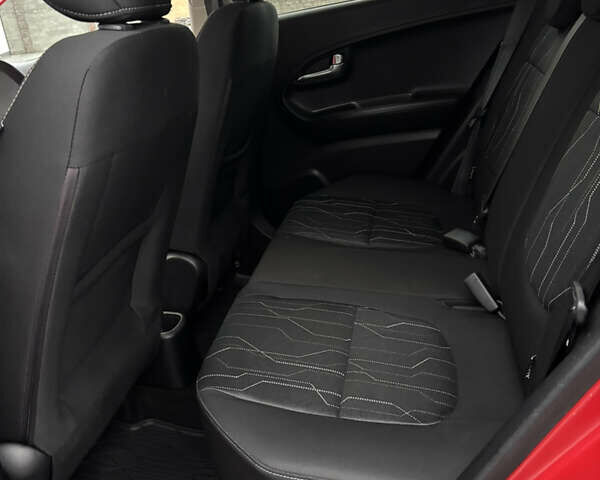 Красный Киа Пиканто, объемом двигателя 1 л и пробегом 100 тыс. км за 6200 $, фото 9 на Automoto.ua