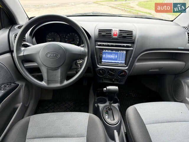 Желтый Киа Пиканто, объемом двигателя 1.1 л и пробегом 134 тыс. км за 5450 $, фото 27 на Automoto.ua
