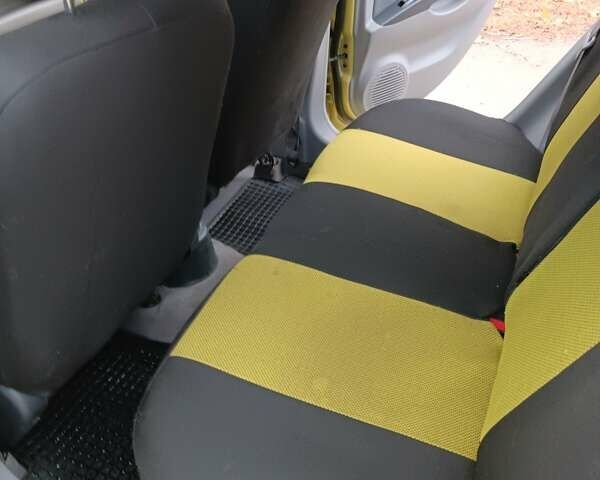 Жовтий Кіа Піканто, об'ємом двигуна 1.09 л та пробігом 134 тис. км за 4700 $, фото 6 на Automoto.ua