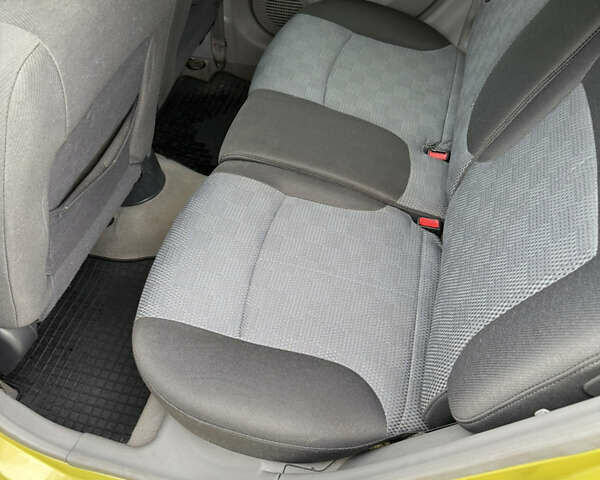 Желтый Киа Пиканто, объемом двигателя 1.1 л и пробегом 134 тыс. км за 5450 $, фото 13 на Automoto.ua