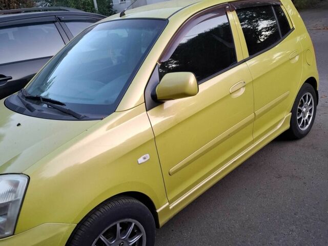 Желтый Киа Пиканто, объемом двигателя 1.1 л и пробегом 134 тыс. км за 4400 $, фото 1 на Automoto.ua