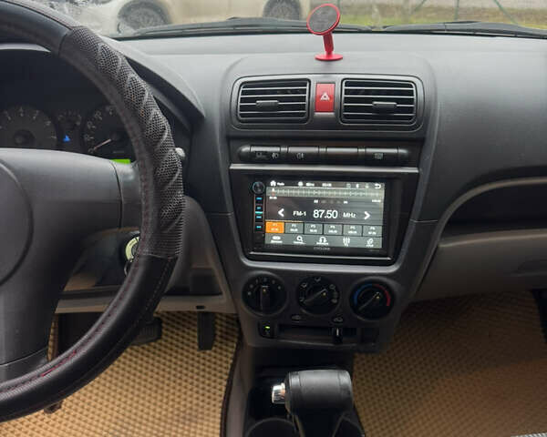 Жовтий Кіа Піканто, об'ємом двигуна 1.1 л та пробігом 120 тис. км за 5100 $, фото 28 на Automoto.ua