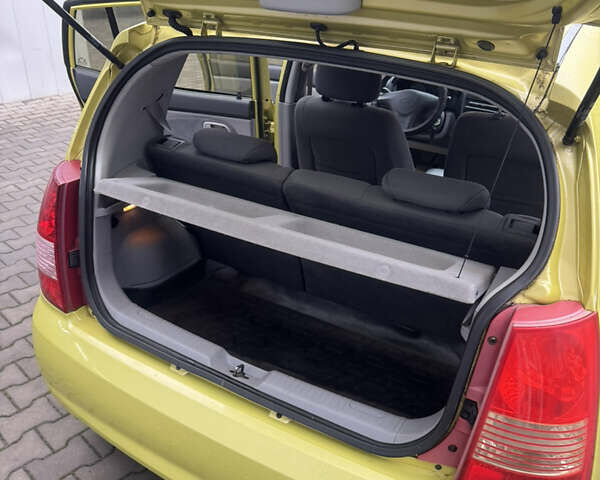 Жовтий Кіа Піканто, об'ємом двигуна 1.1 л та пробігом 120 тис. км за 5100 $, фото 20 на Automoto.ua