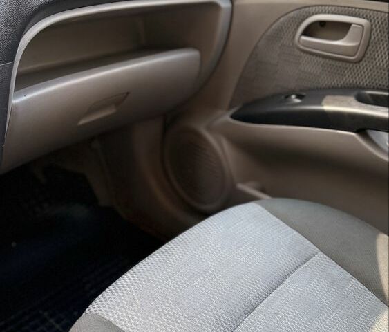 Желтый Киа Пиканто, объемом двигателя 1.1 л и пробегом 153 тыс. км за 4200 $, фото 14 на Automoto.ua