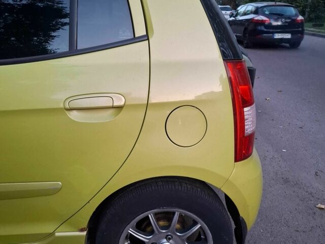 Желтый Киа Пиканто, объемом двигателя 1.1 л и пробегом 134 тыс. км за 4400 $, фото 2 на Automoto.ua