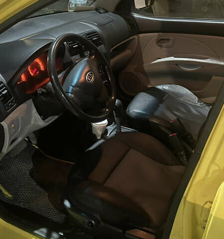 Желтый Киа Пиканто, объемом двигателя 1.09 л и пробегом 190 тыс. км за 4800 $, фото 6 на Automoto.ua