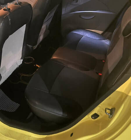 Желтый Киа Пиканто, объемом двигателя 1.09 л и пробегом 190 тыс. км за 4800 $, фото 5 на Automoto.ua