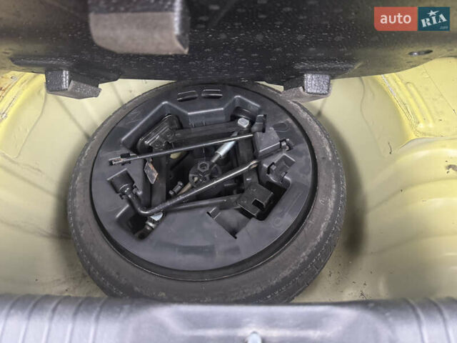 Желтый Киа Пиканто, объемом двигателя 1.1 л и пробегом 101 тыс. км за 5650 $, фото 30 на Automoto.ua