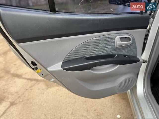 Серый Киа Пиканто, объемом двигателя 1.1 л и пробегом 145 тыс. км за 4950 $, фото 24 на Automoto.ua