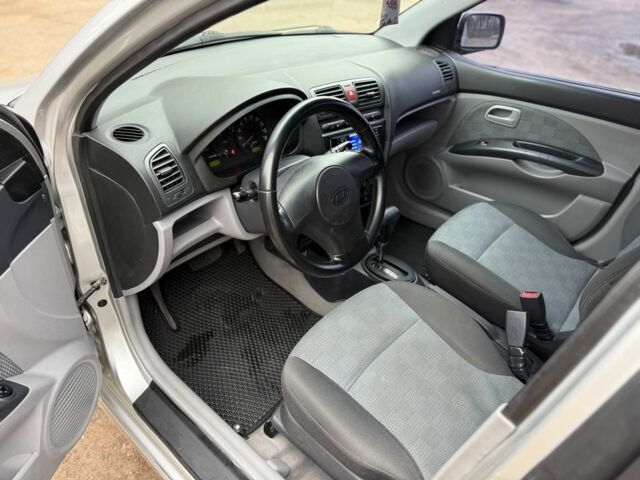 Сірий Кіа Піканто, об'ємом двигуна 1.1 л та пробігом 141 тис. км за 4950 $, фото 16 на Automoto.ua