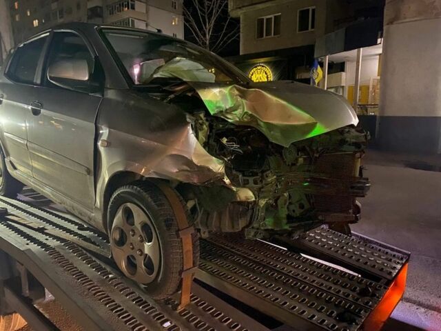 Сірий Кіа Піканто, об'ємом двигуна 0 л та пробігом 110 тис. км за 3333 $, фото 3 на Automoto.ua