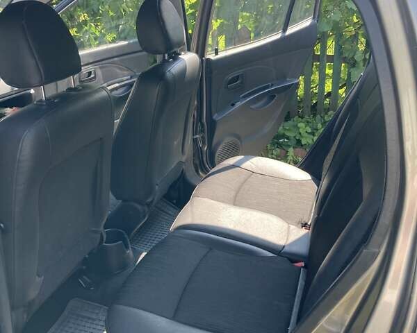 Серый Киа Пиканто, объемом двигателя 0 л и пробегом 64 тыс. км за 5300 $, фото 1 на Automoto.ua