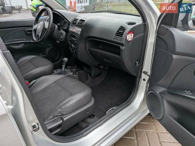 Серый Киа Пиканто, объемом двигателя 1.1 л и пробегом 167 тыс. км за 5600 $, фото 5 на Automoto.ua