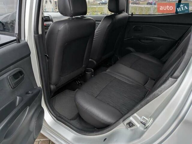 Серый Киа Пиканто, объемом двигателя 1.1 л и пробегом 167 тыс. км за 5600 $, фото 7 на Automoto.ua