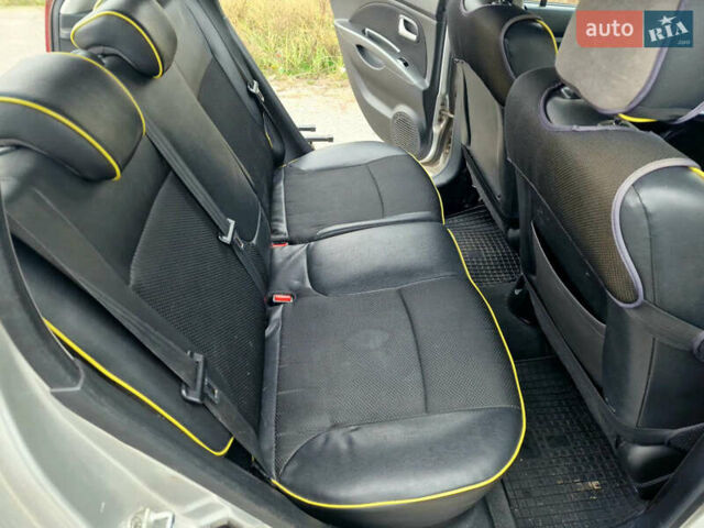 Сірий Кіа Піканто, об'ємом двигуна 1.09 л та пробігом 128 тис. км за 5000 $, фото 9 на Automoto.ua