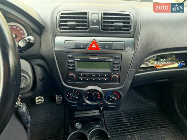 Сірий Кіа Піканто, об'ємом двигуна 1.09 л та пробігом 128 тис. км за 5000 $, фото 11 на Automoto.ua