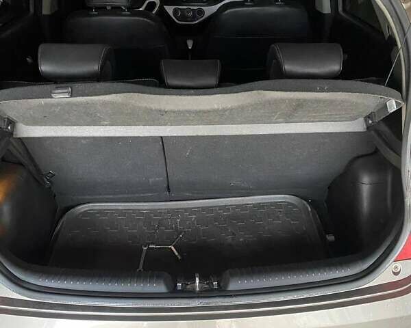 Сірий Кіа Піканто, об'ємом двигуна 1.09 л та пробігом 85 тис. км за 8200 $, фото 4 на Automoto.ua