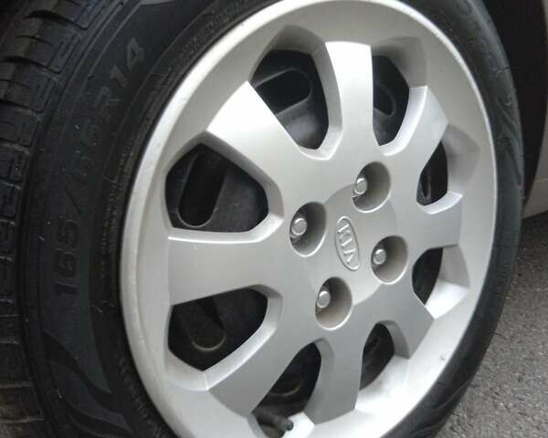 Серый Киа Пиканто, объемом двигателя 1 л и пробегом 110 тыс. км за 6200 $, фото 13 на Automoto.ua